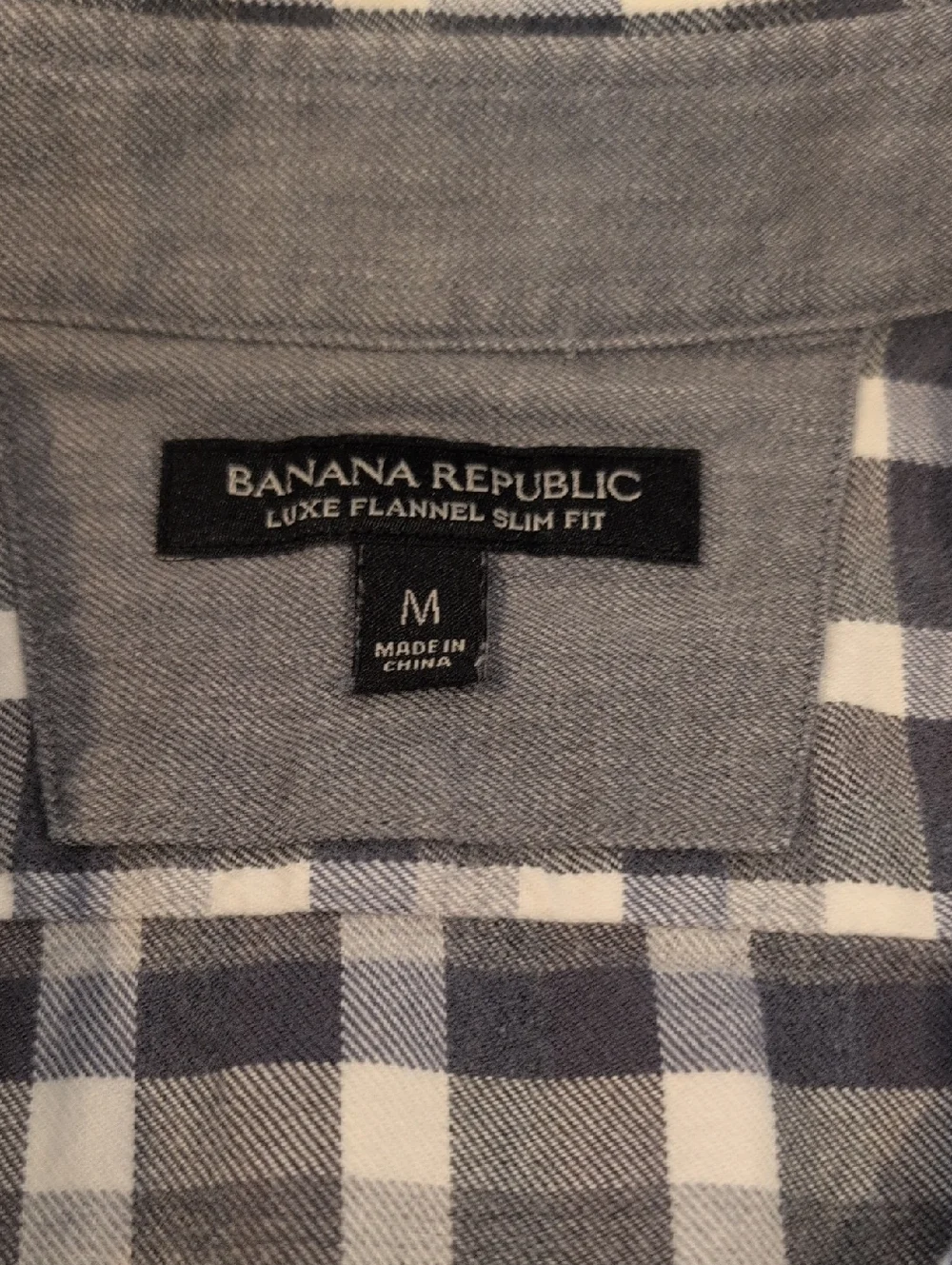 Banana Republic Men's Medium Slim Fit Luxe Flannel Button Down Plaid Shirt